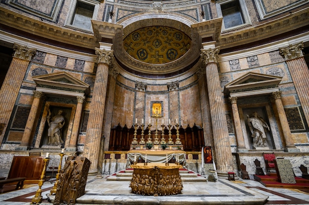 https://mdw-travel-data-us-east-1.s3.amazonaws.com/img/country/Italy/Pantheon/img_02.jpg