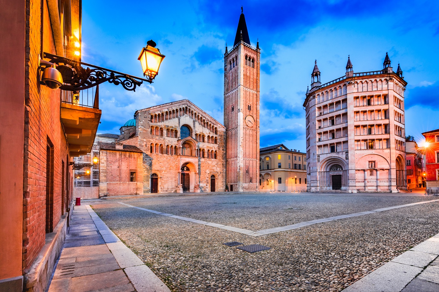 https://mdw-travel-data-us-east-1.s3.amazonaws.com/img/country/Italy/Parma/img_01.jpg