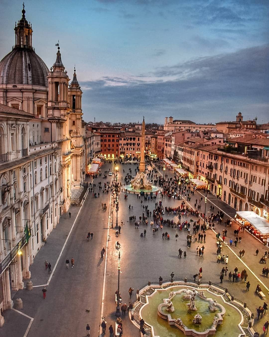 https://mdw-travel-data-us-east-1.s3.amazonaws.com/img/country/Italy/Piazza-Navona/img_01.jpg