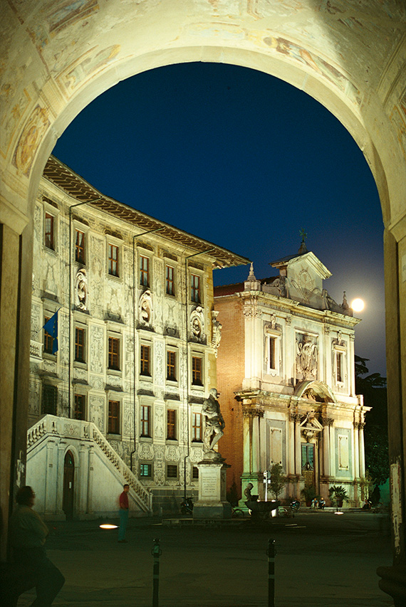 https://mdw-travel-data-us-east-1.s3.amazonaws.com/img/country/Italy/Piazza-dei-Cavalieri/img_02.jpg