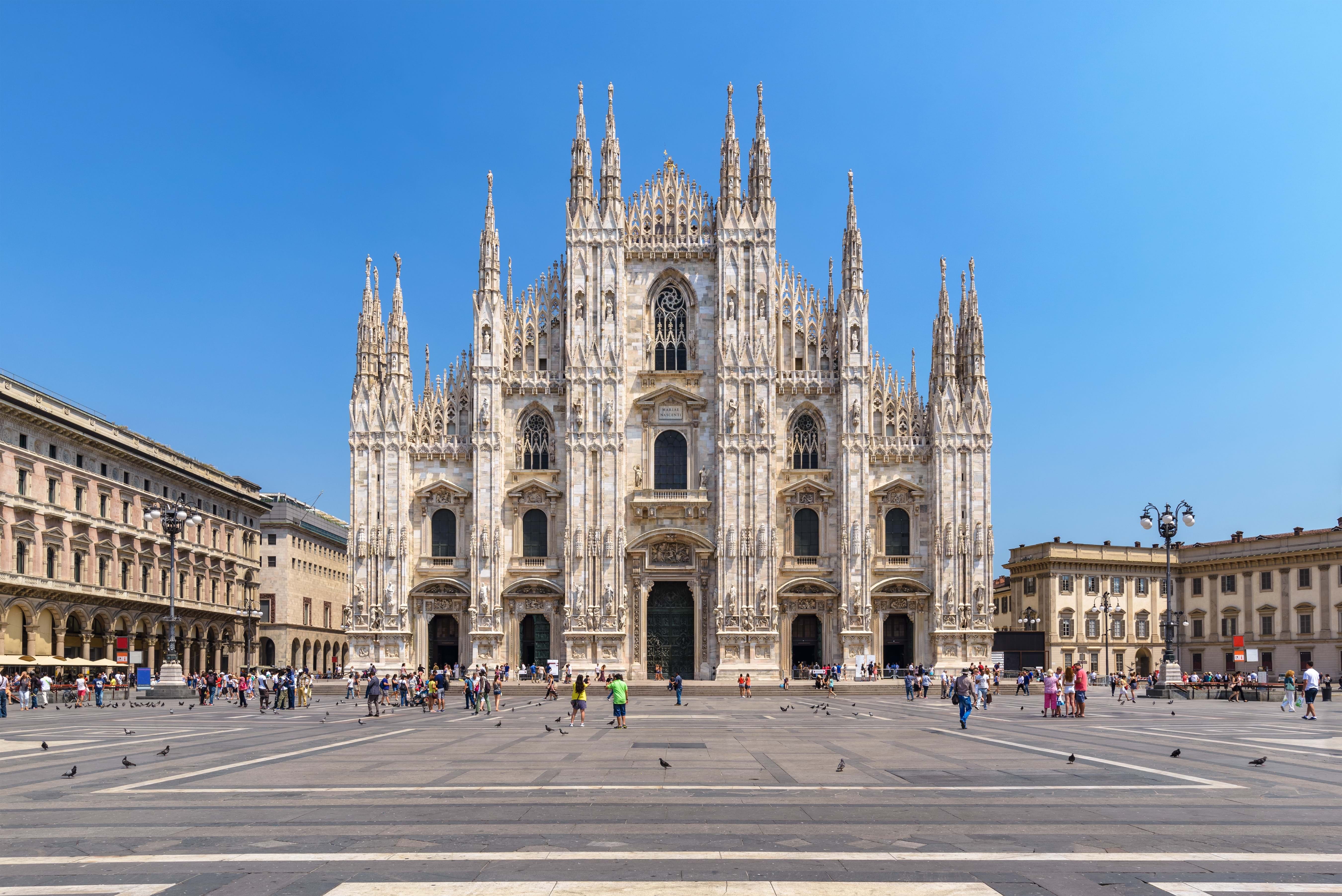 https://mdw-travel-data-us-east-1.s3.amazonaws.com/img/country/Italy/Piazza-del-Duomo/img_04.jpg