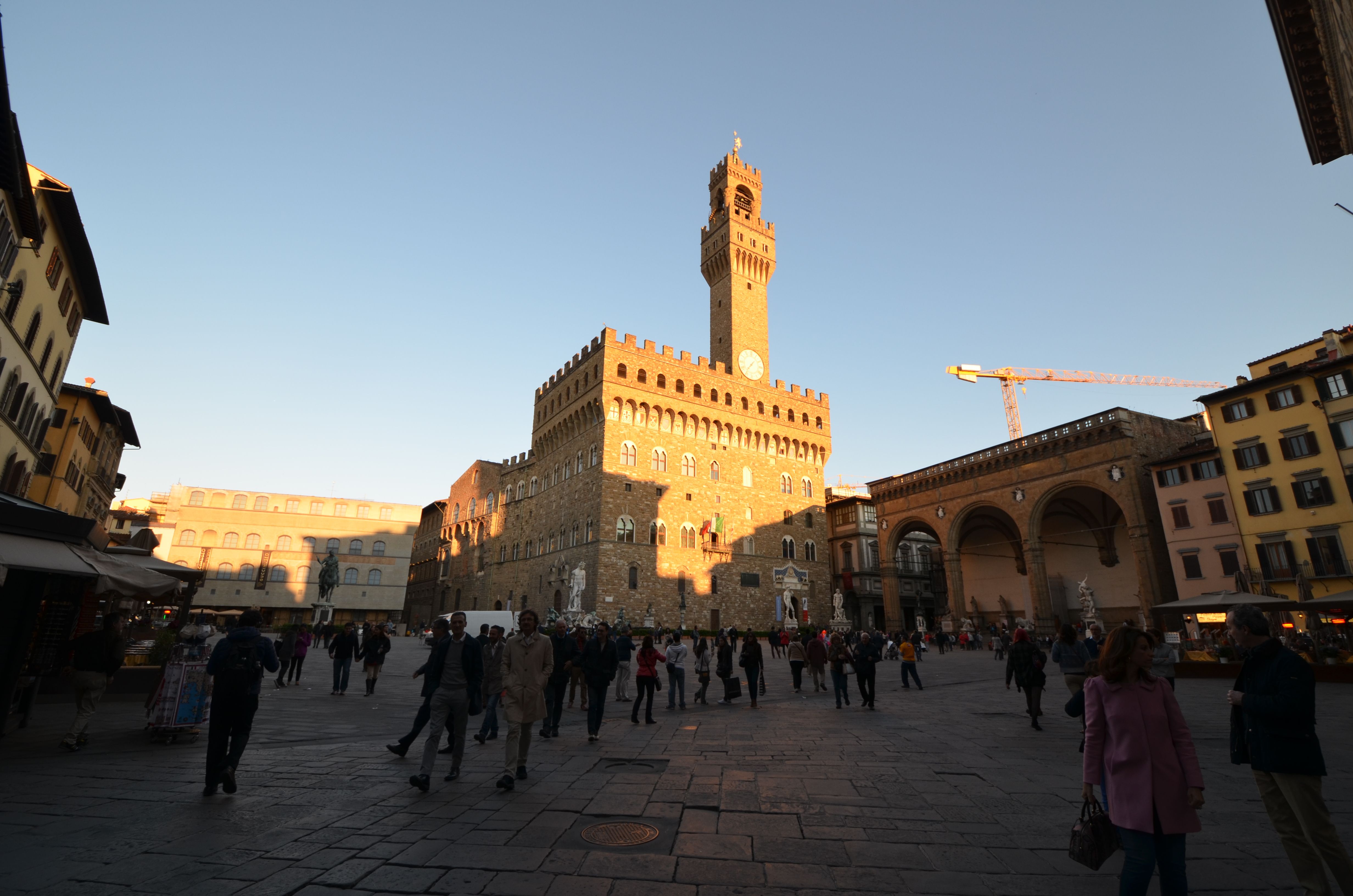 https://mdw-travel-data-us-east-1.s3.amazonaws.com/img/country/Italy/Piazza-della-Signoria/img_01.jpg