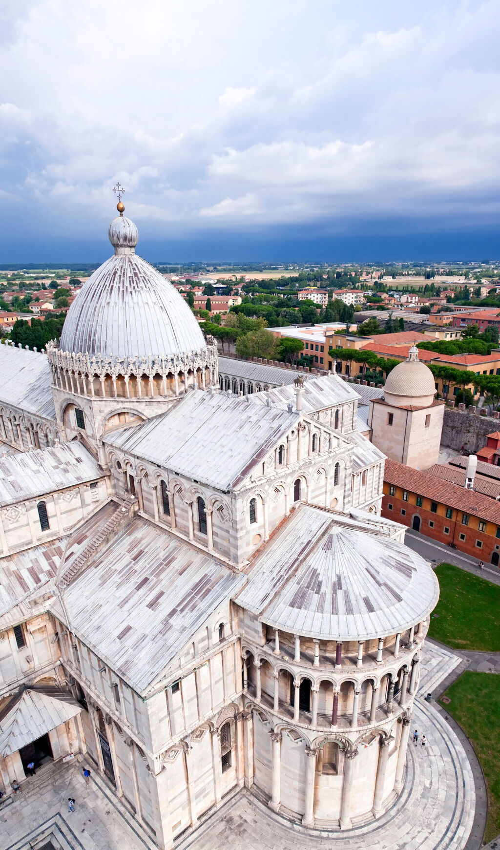 https://mdw-travel-data-us-east-1.s3.amazonaws.com/img/country/Italy/Pisa-Cathedral/img_01.jpg