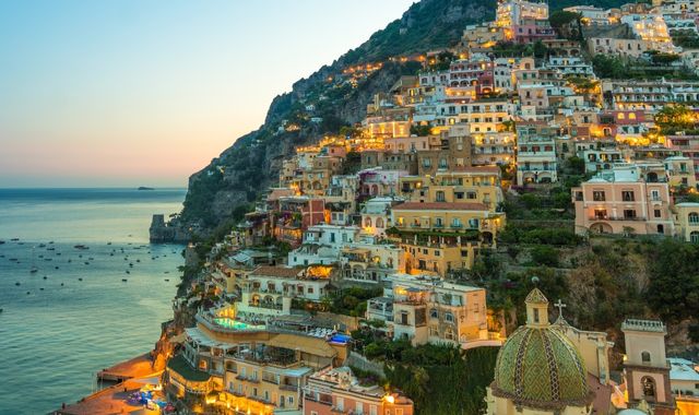 https://mdw-travel-data-us-east-1.s3.amazonaws.com/img/country/Italy/Positano-Ferry/img_02.jpg