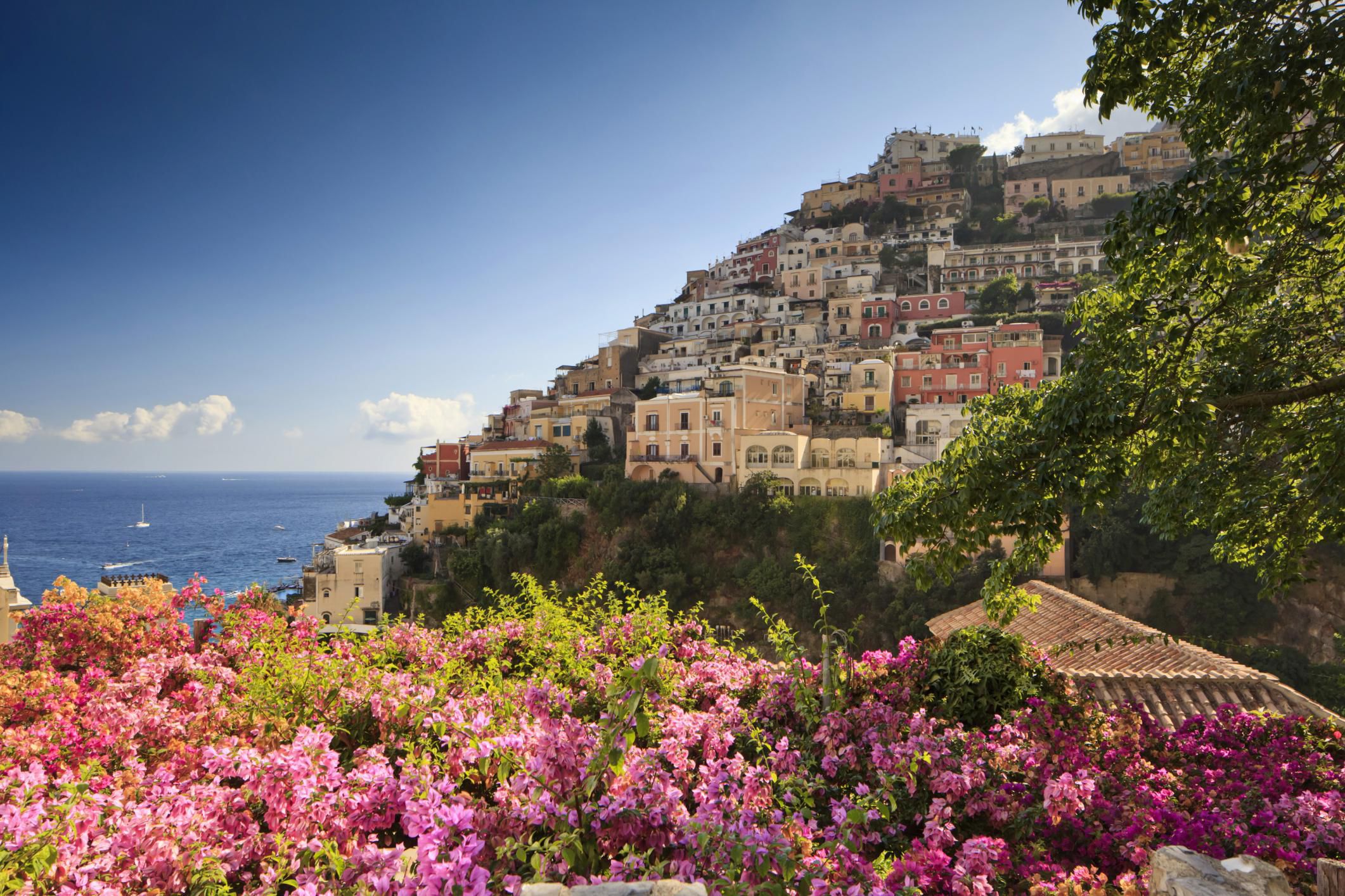 https://mdw-travel-data-us-east-1.s3.amazonaws.com/img/country/Italy/Positano-Port/img_03.jpg