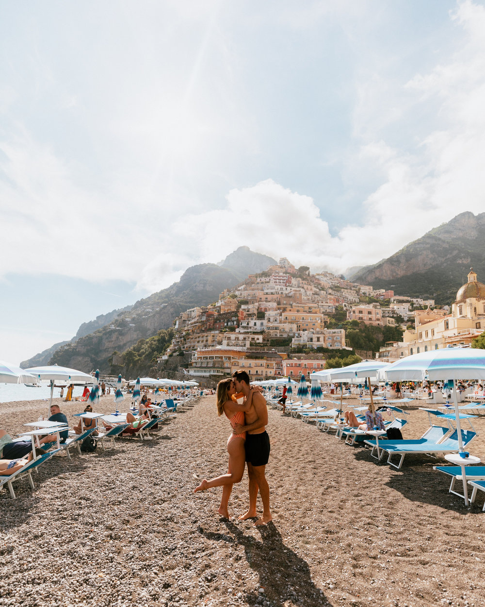 https://mdw-travel-data-us-east-1.s3.amazonaws.com/img/country/Italy/Positano/img_01.jpg