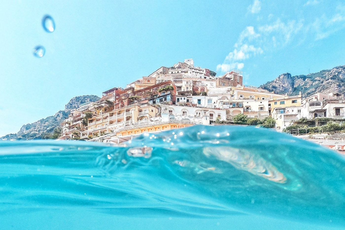 https://mdw-travel-data-us-east-1.s3.amazonaws.com/img/country/Italy/Positano/img_02.jpg