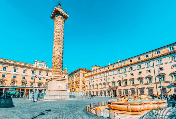 https://mdw-travel-data-us-east-1.s3.amazonaws.com/img/country/Italy/Quirinal-Palace/img_03.jpg