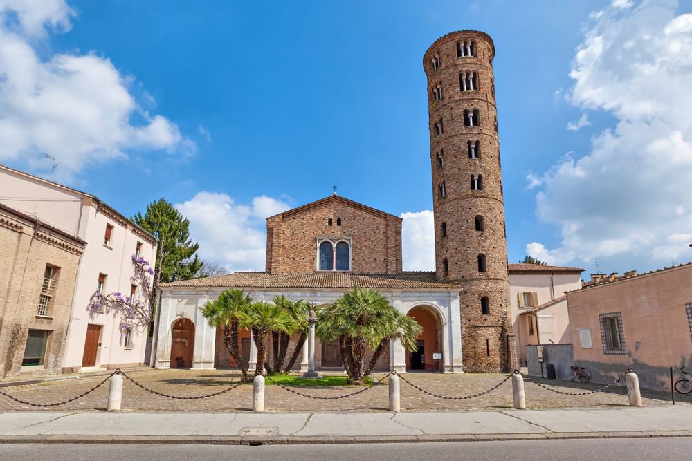 https://mdw-travel-data-us-east-1.s3.amazonaws.com/img/country/Italy/Ravenna/img_02.jpg