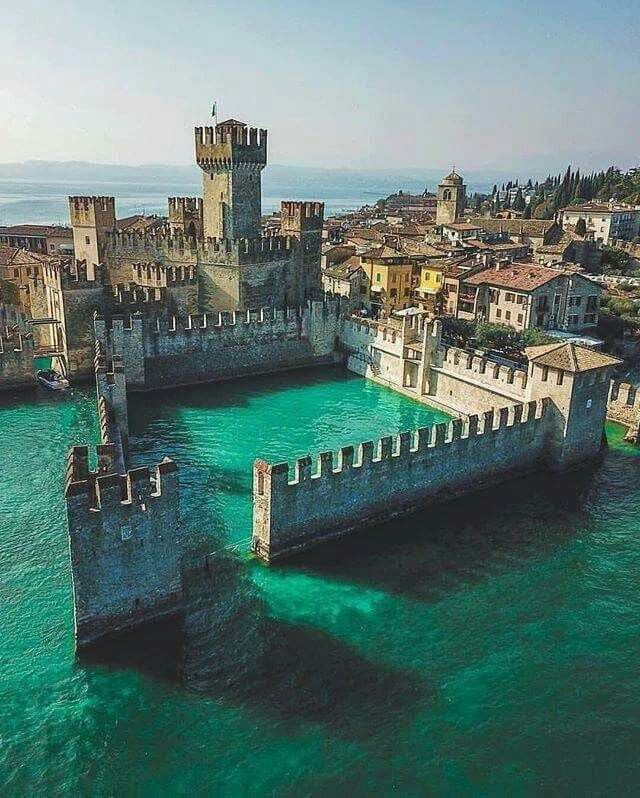 https://mdw-travel-data-us-east-1.s3.amazonaws.com/img/country/Italy/Rocca-Scaligera/img_03.jpg