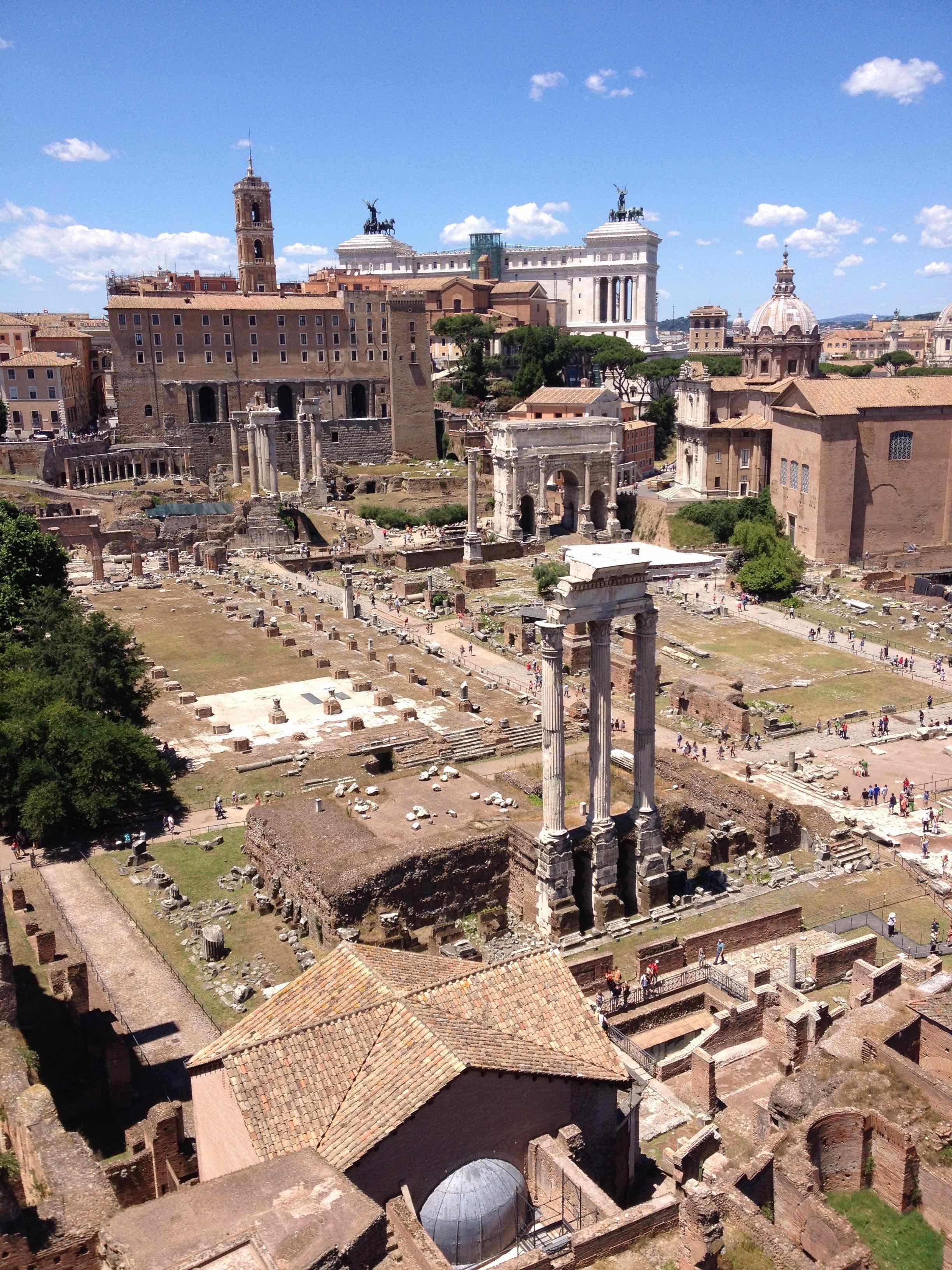 https://mdw-travel-data-us-east-1.s3.amazonaws.com/img/country/Italy/Roman-Forum/img_05.jpg
