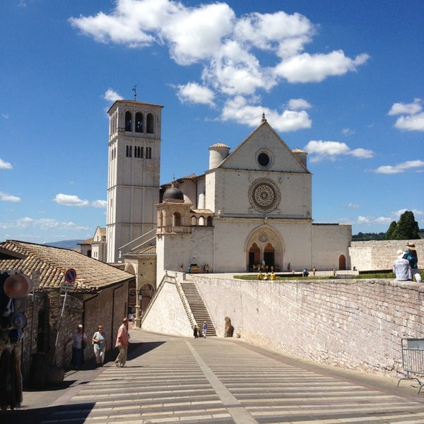 https://mdw-travel-data-us-east-1.s3.amazonaws.com/img/country/Italy/San-Francesco-Church/img_03.jpg
