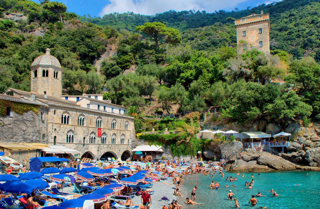 https://mdw-travel-data-us-east-1.s3.amazonaws.com/img/country/Italy/San-Fruttuoso-Abbey/img_01.jpg