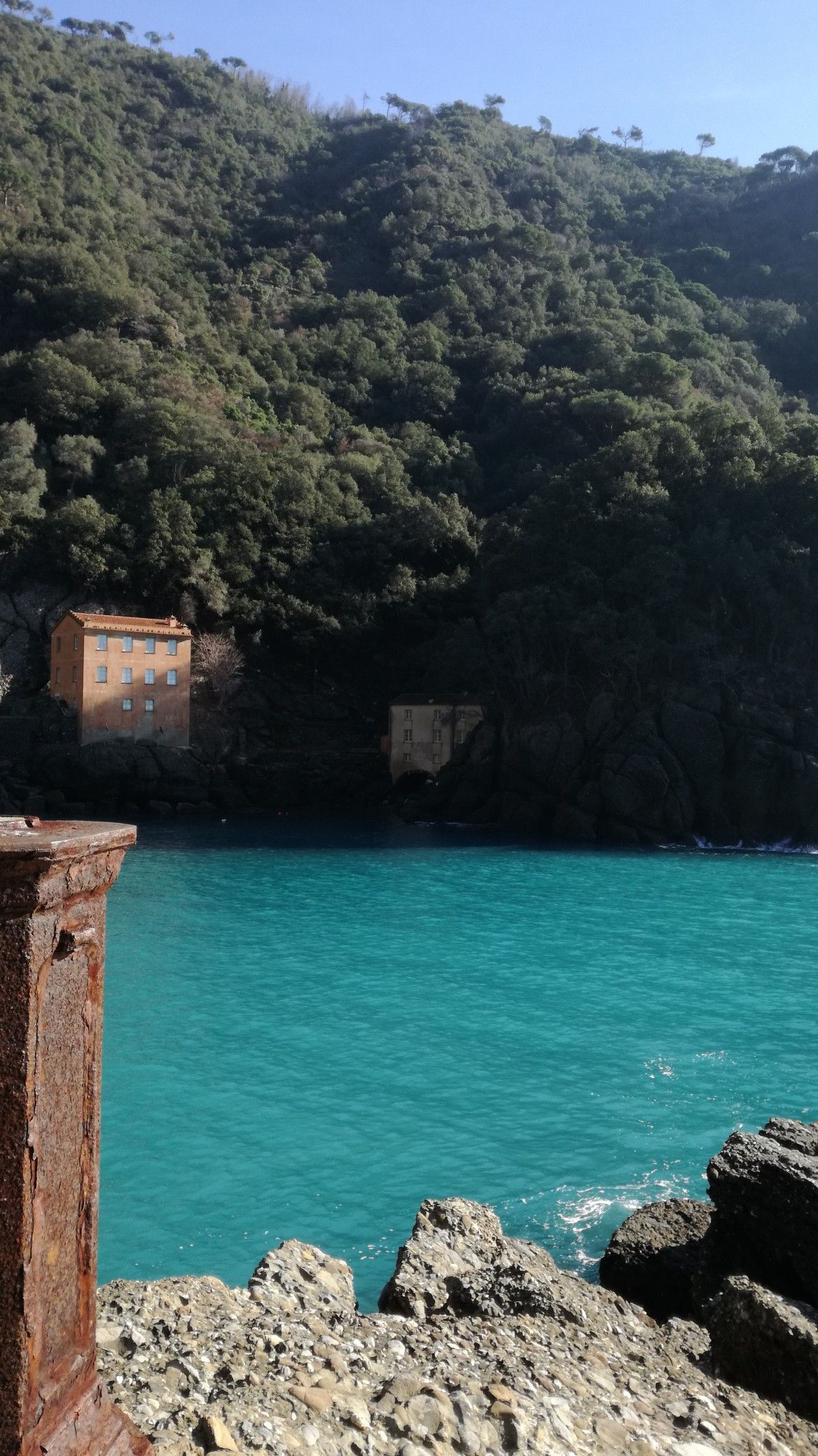 https://mdw-travel-data-us-east-1.s3.amazonaws.com/img/country/Italy/San-Fruttuoso-Abbey/img_03.jpg