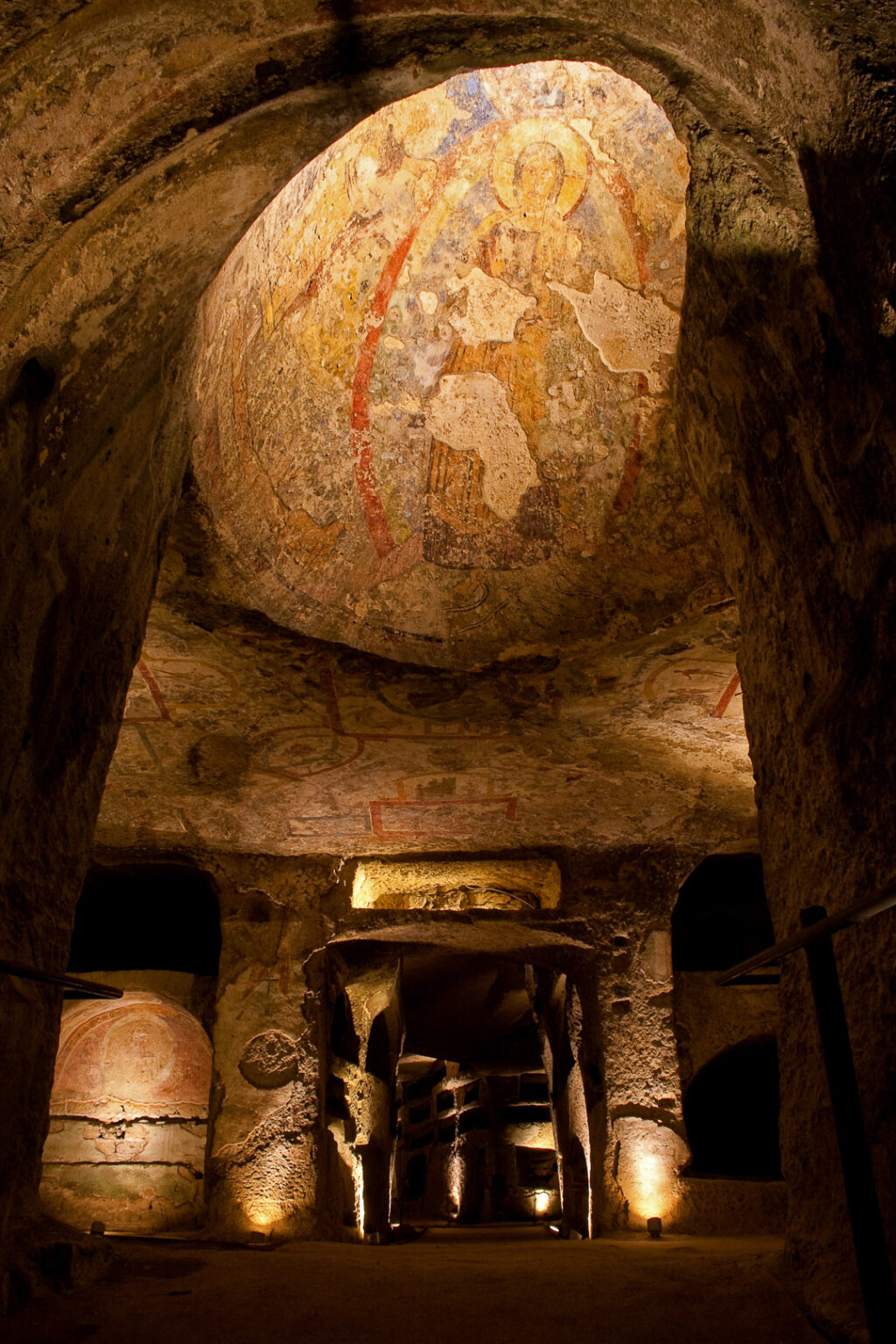https://mdw-travel-data-us-east-1.s3.amazonaws.com/img/country/Italy/San-Gennaro-Catacombs/img_02.jpg
