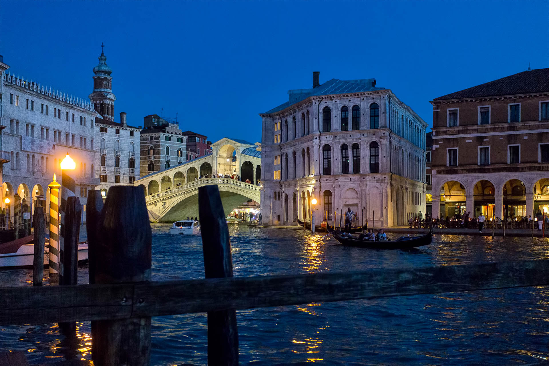 https://mdw-travel-data-us-east-1.s3.amazonaws.com/img/country/Italy/San-Lorenzo/img_02.jpg