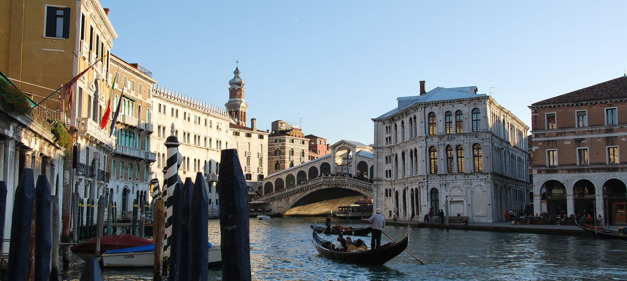 https://mdw-travel-data-us-east-1.s3.amazonaws.com/img/country/Italy/San-Polo/img_01.jpg
