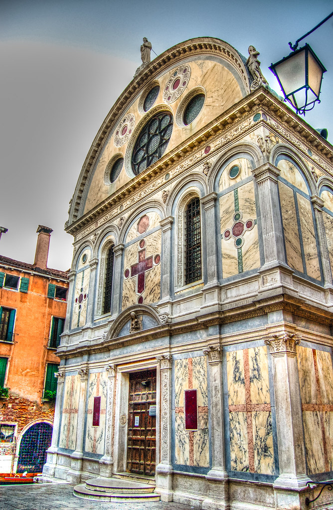 https://mdw-travel-data-us-east-1.s3.amazonaws.com/img/country/Italy/Santa-Maria-dei-Miracoli/img_01.jpg