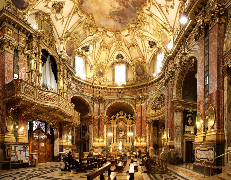 https://mdw-travel-data-us-east-1.s3.amazonaws.com/img/country/Italy/Santuario-Basilica-La-Consolata/img_02.jpg