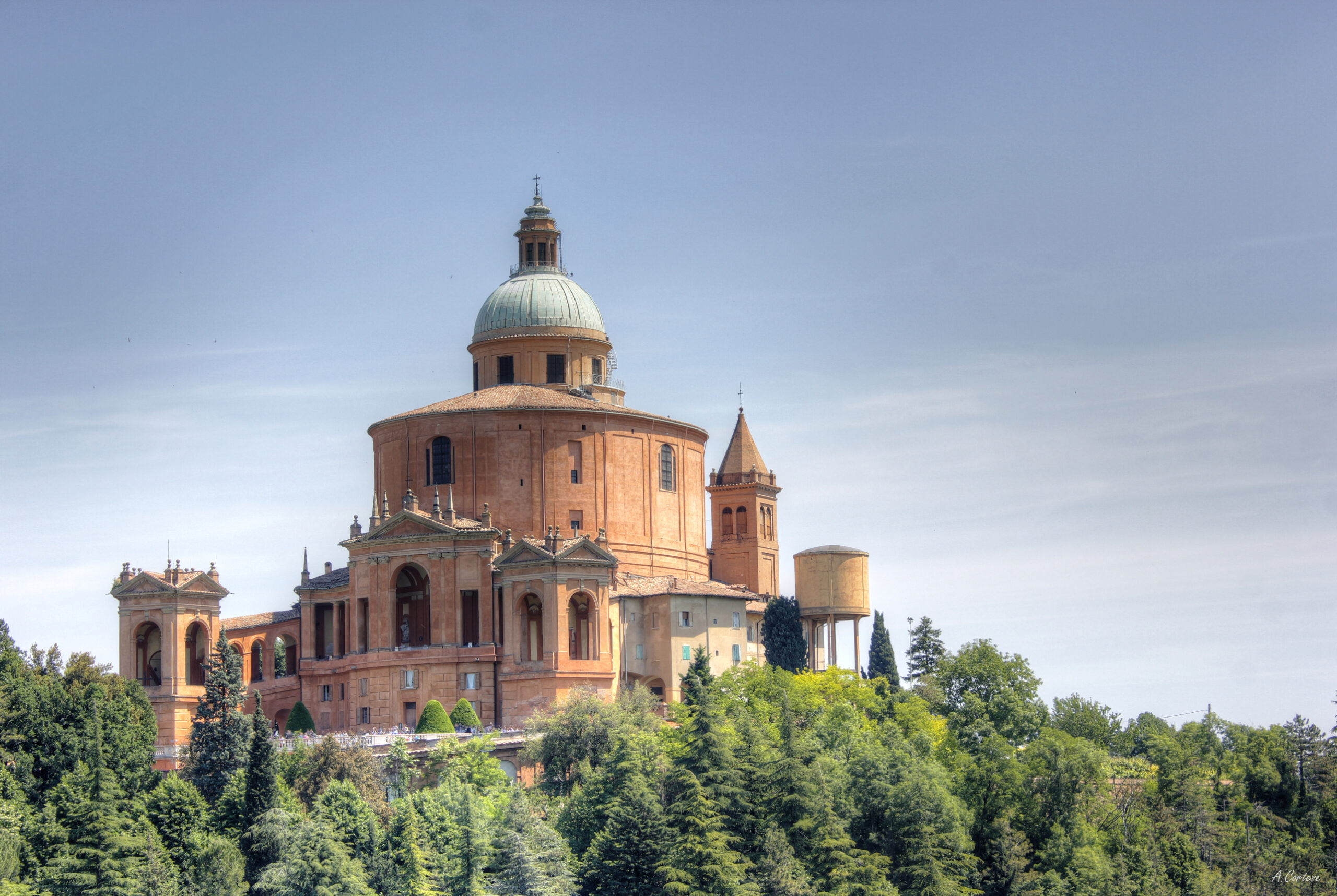 https://mdw-travel-data-us-east-1.s3.amazonaws.com/img/country/Italy/Santuario-della-Madonna-di-San-Luca/img_03.jpg