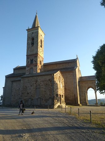 https://mdw-travel-data-us-east-1.s3.amazonaws.com/img/country/Italy/Santuario-di-Nostra-Signora-delle-Grazie/img_03.jpg