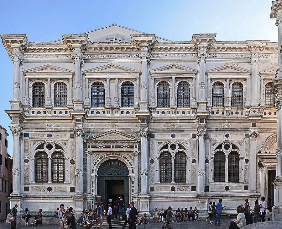 https://mdw-travel-data-us-east-1.s3.amazonaws.com/img/country/Italy/Scuola-Grande-di-San-Rocco/img_04.jpg