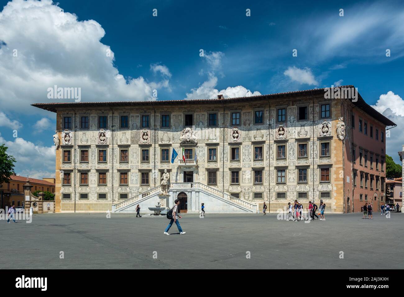 https://mdw-travel-data-us-east-1.s3.amazonaws.com/img/country/Italy/Scuola-Normale-Superiore/img_03.jpg