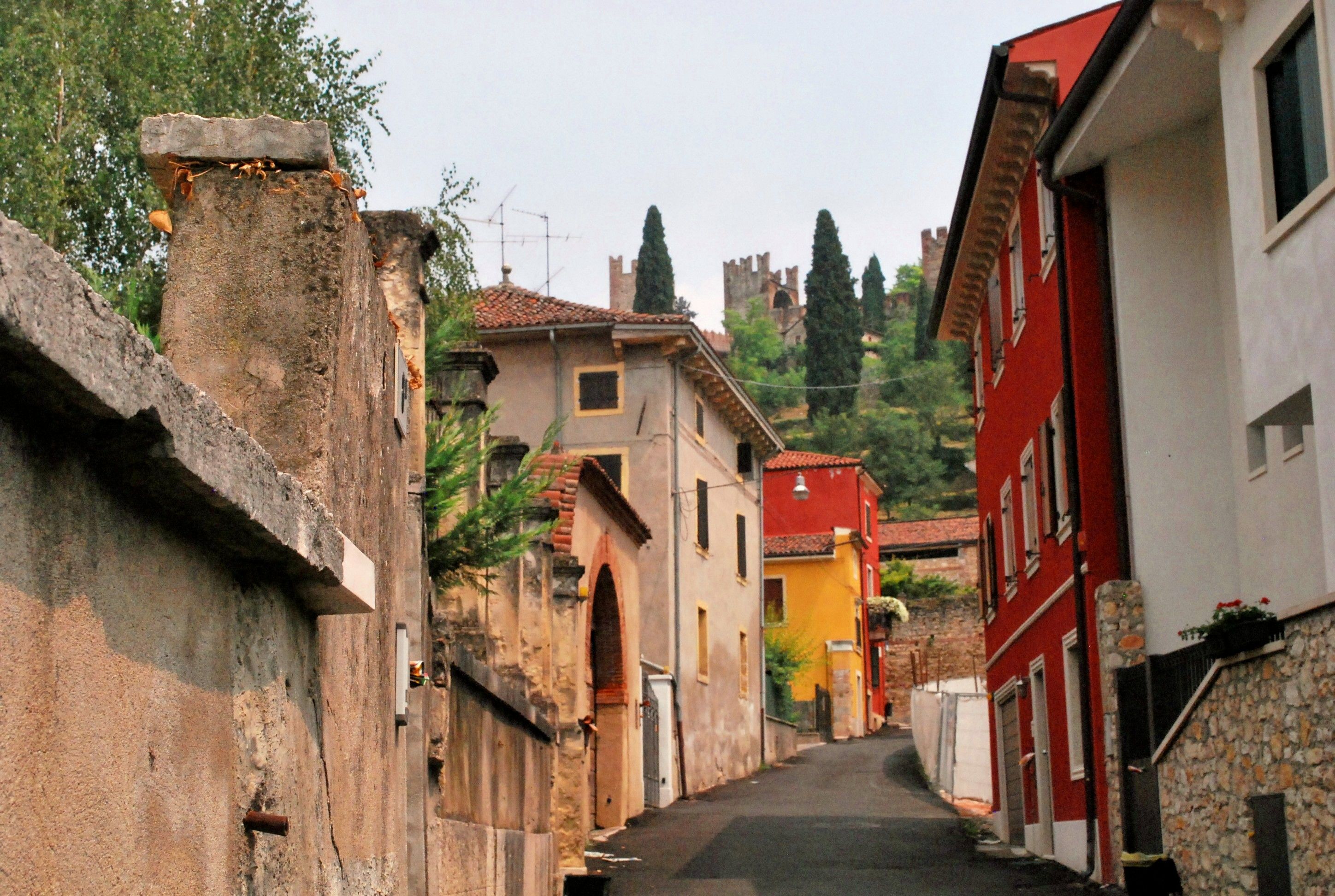 https://mdw-travel-data-us-east-1.s3.amazonaws.com/img/country/Italy/Soave/img_03.jpg