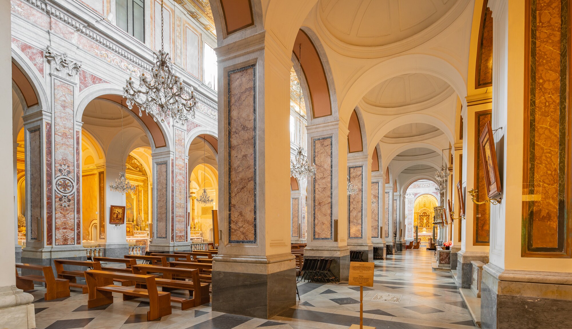 https://mdw-travel-data-us-east-1.s3.amazonaws.com/img/country/Italy/Sorrento-Cathedral/img_01.jpg