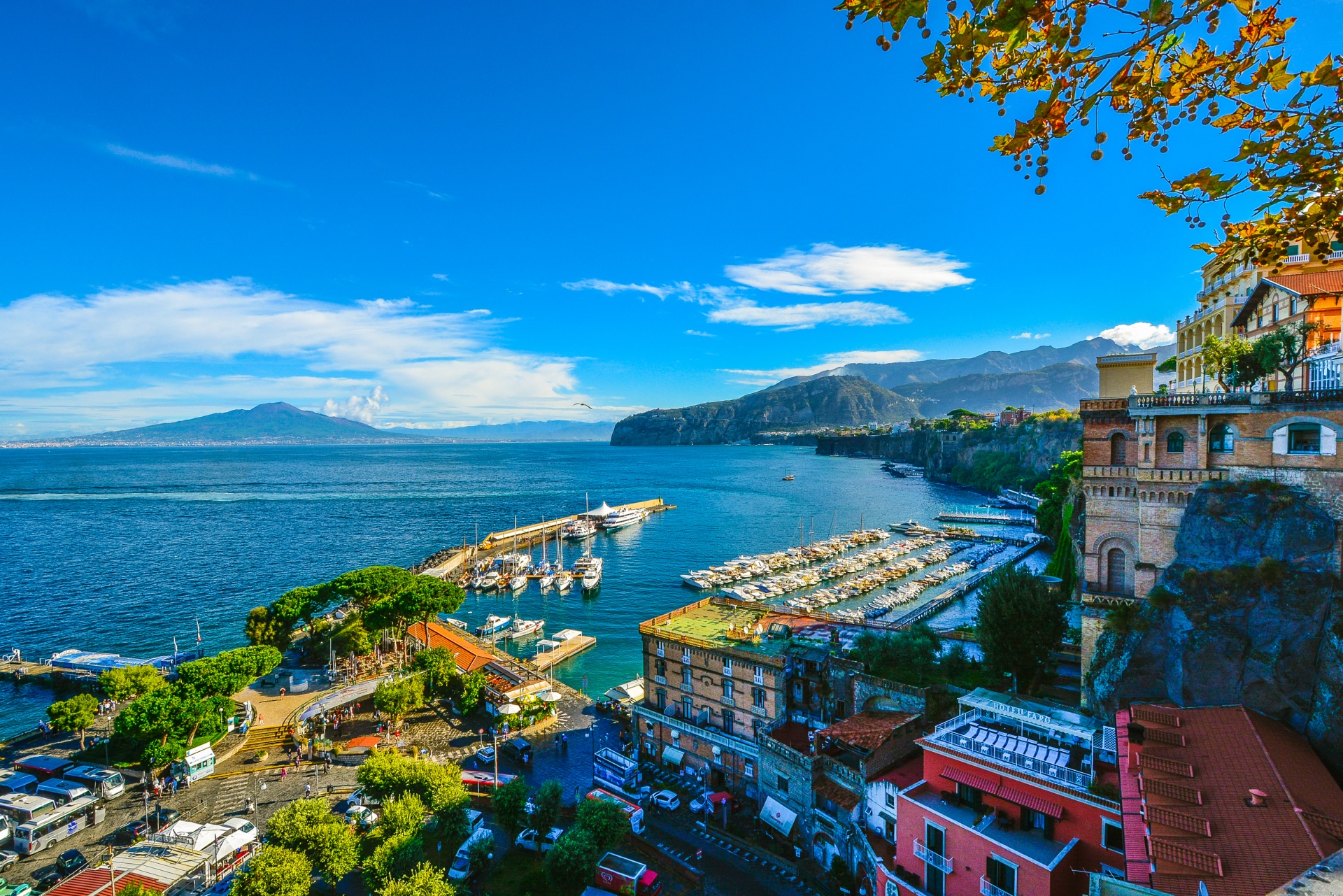 https://mdw-travel-data-us-east-1.s3.amazonaws.com/img/country/Italy/Sorrento-Cathedral/img_02.jpg
