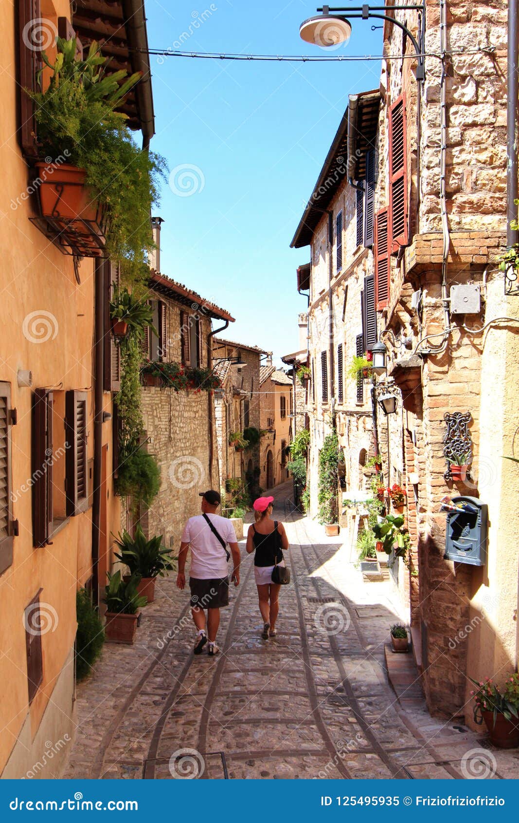 https://mdw-travel-data-us-east-1.s3.amazonaws.com/img/country/Italy/Spello/img_03.jpg