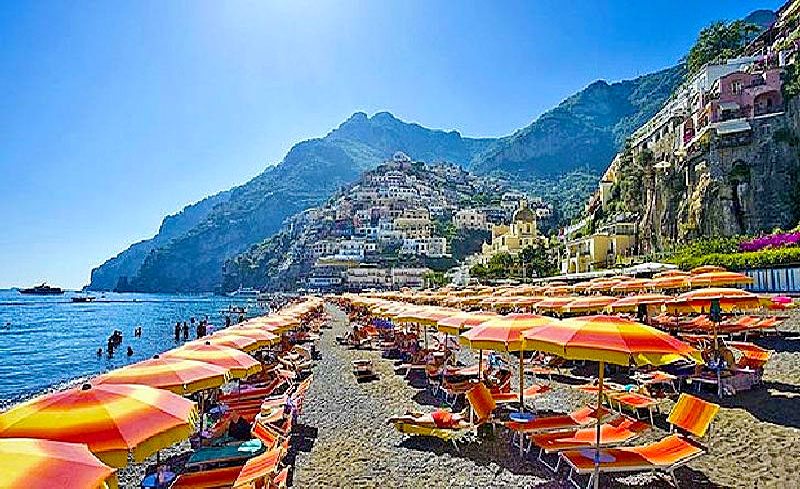 https://mdw-travel-data-us-east-1.s3.amazonaws.com/img/country/Italy/Spiaggia-Grande-Beach/img_01.jpg