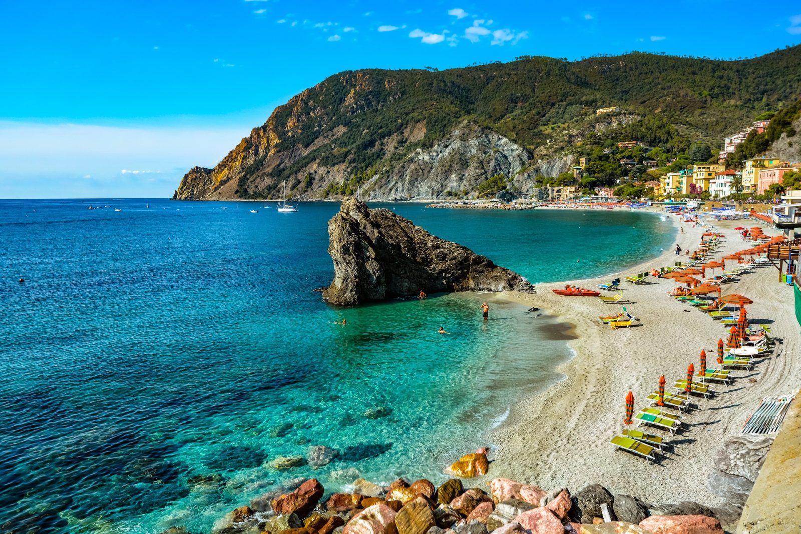 https://mdw-travel-data-us-east-1.s3.amazonaws.com/img/country/Italy/Spiaggia-Grande-Beach/img_02.jpg