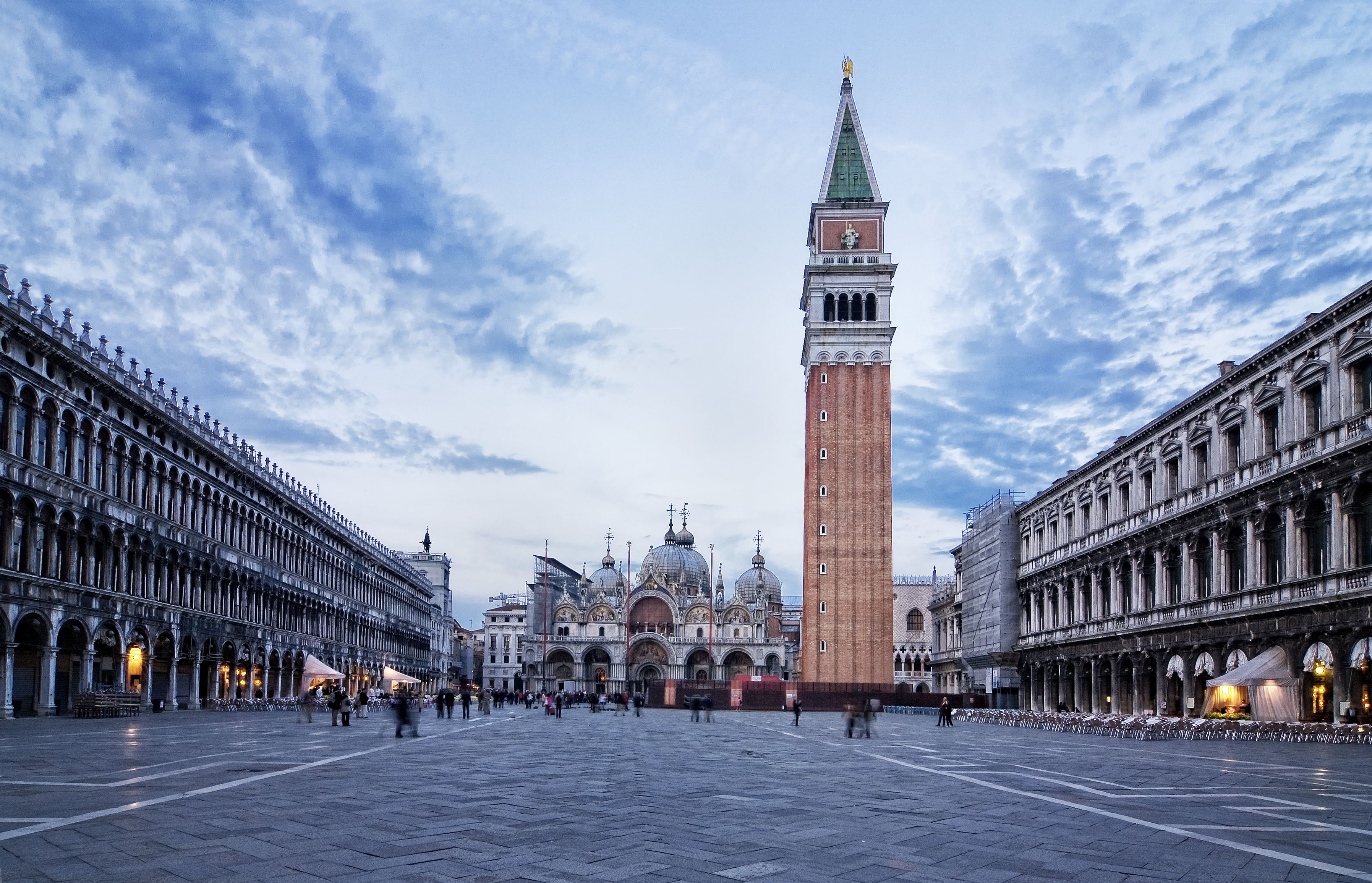 https://mdw-travel-data-us-east-1.s3.amazonaws.com/img/country/Italy/St-Marks-Square/img_00.jpg