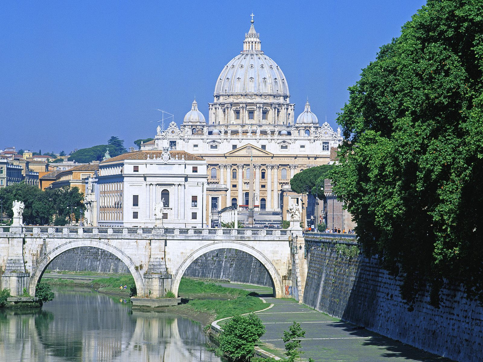 https://mdw-travel-data-us-east-1.s3.amazonaws.com/img/country/Italy/St-Peters-Basilica/img_02.jpg