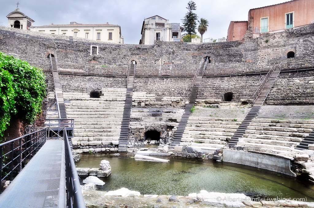 https://mdw-travel-data-us-east-1.s3.amazonaws.com/img/country/Italy/Teatro-Romano-di-Catania/img_03.jpg
