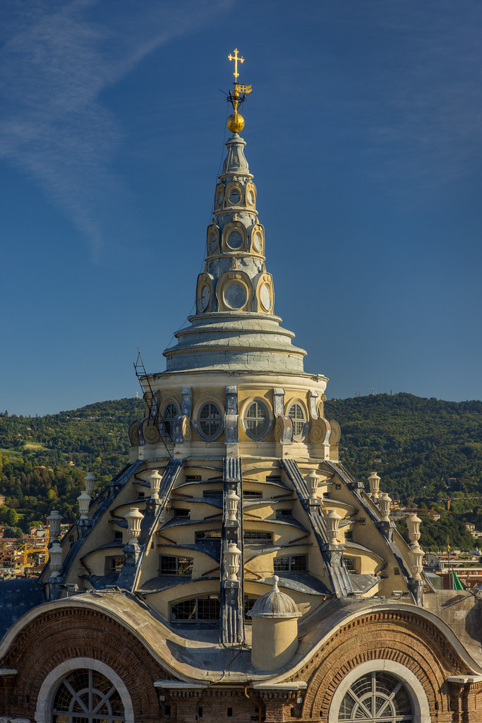 https://mdw-travel-data-us-east-1.s3.amazonaws.com/img/country/Italy/Turin-Cathedral/img_01.jpg