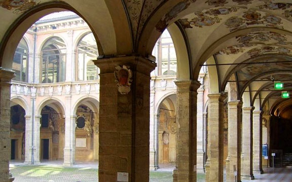 https://mdw-travel-data-us-east-1.s3.amazonaws.com/img/country/Italy/University-of-Bologna/img_01.jpg