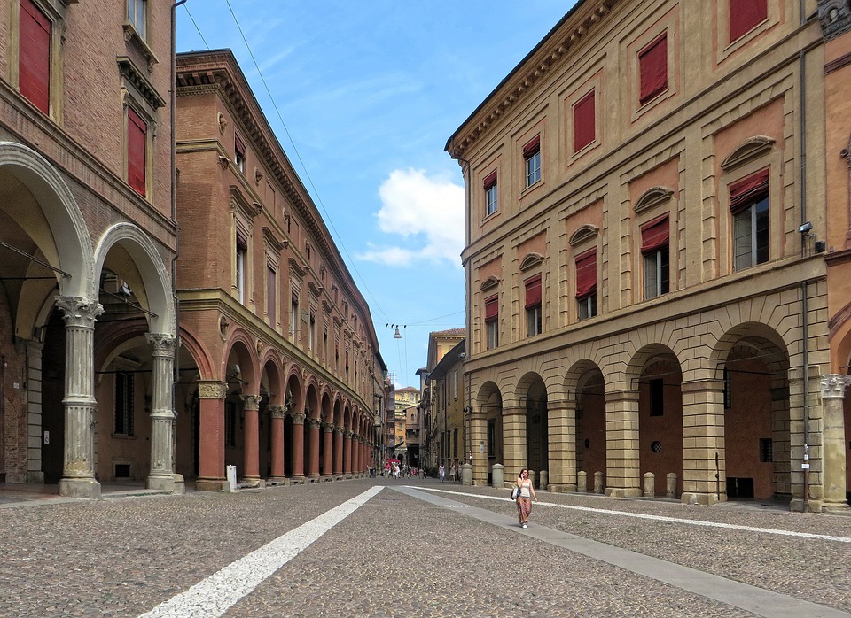 https://mdw-travel-data-us-east-1.s3.amazonaws.com/img/country/Italy/University-of-Bologna/img_02.jpg
