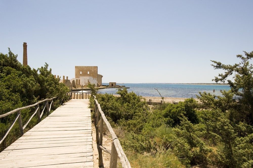 https://mdw-travel-data-us-east-1.s3.amazonaws.com/img/country/Italy/Vendicari-Nature-Reserve/img_01.jpg