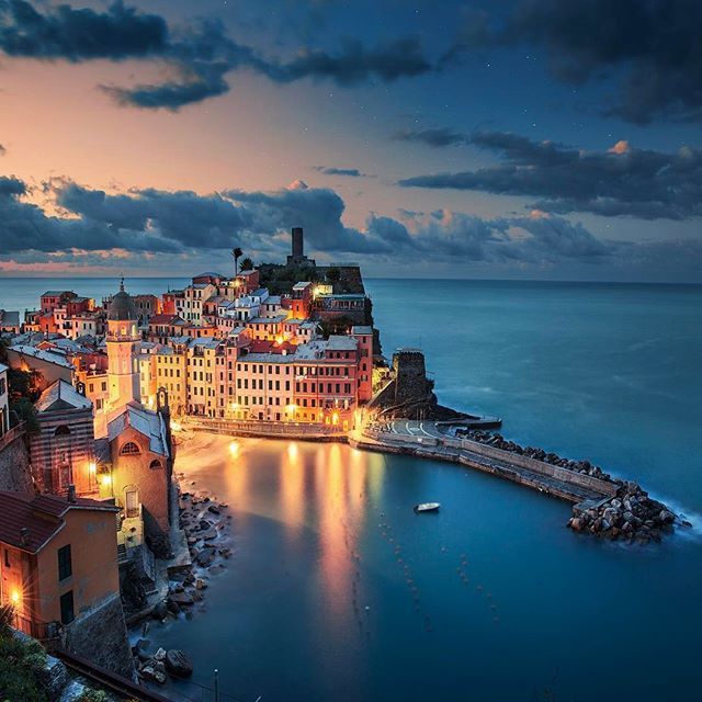 https://mdw-travel-data-us-east-1.s3.amazonaws.com/img/country/Italy/Vernazza/img_03.jpg