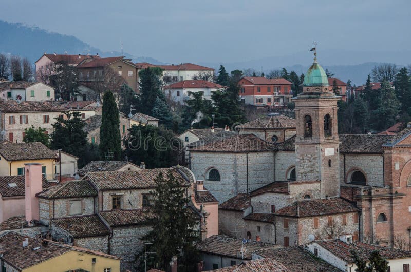 https://mdw-travel-data-us-east-1.s3.amazonaws.com/img/country/Italy/Verucchio/img_03.jpg
