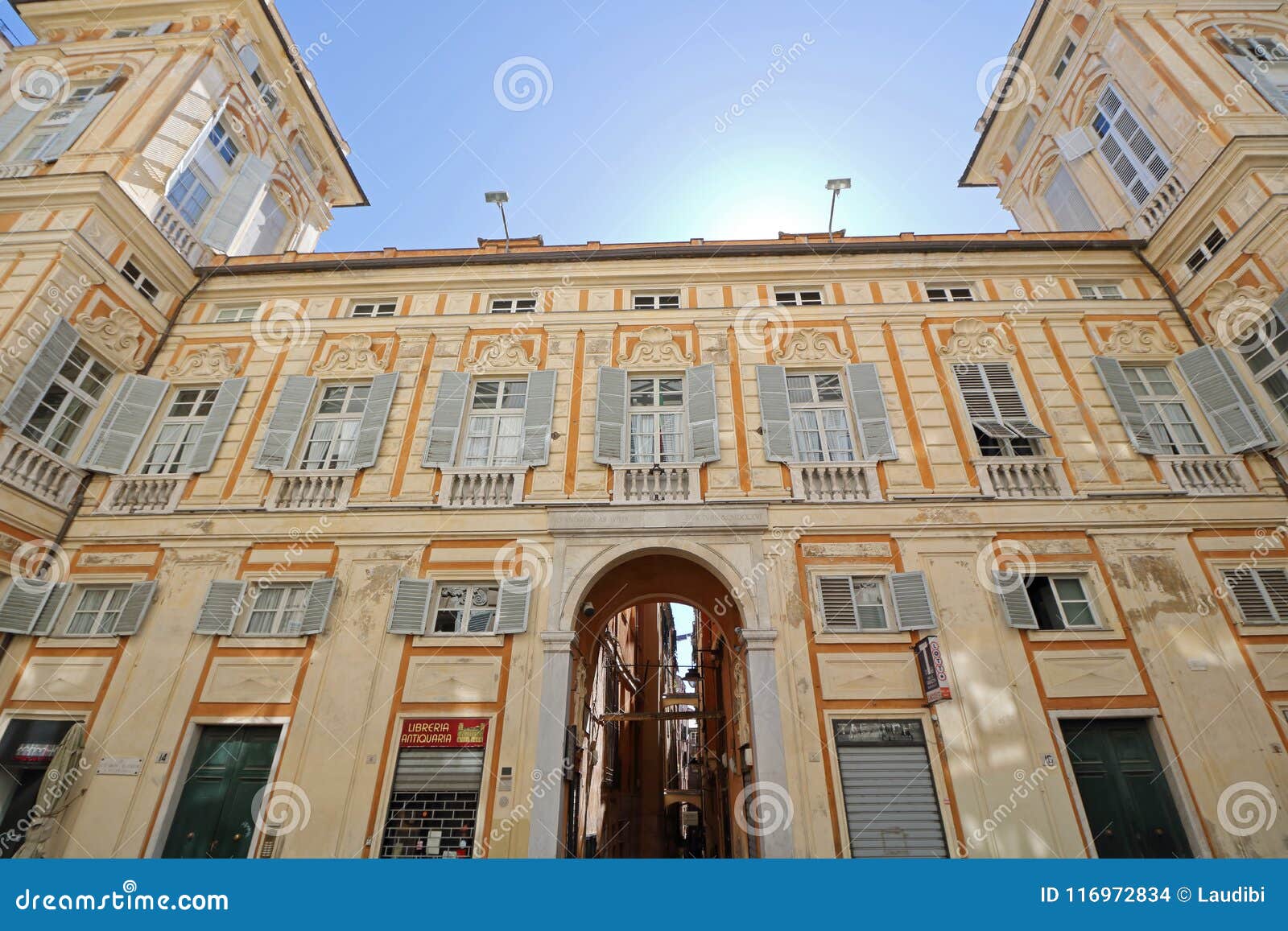 https://mdw-travel-data-us-east-1.s3.amazonaws.com/img/country/Italy/Via-Garibaldi/img_02.jpg