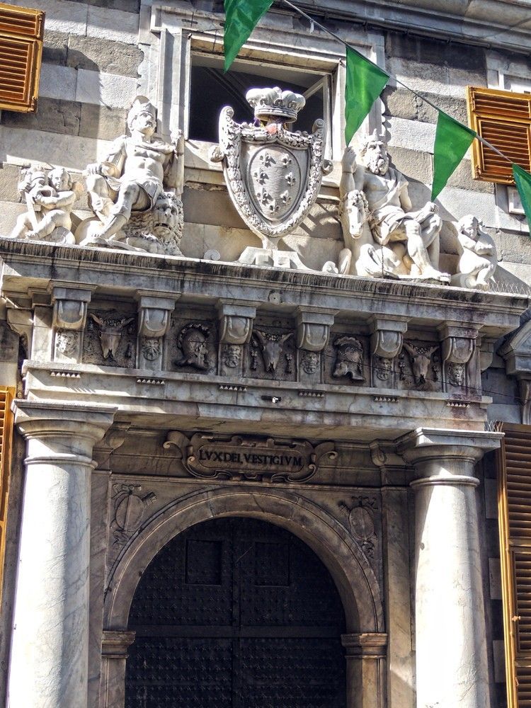 https://mdw-travel-data-us-east-1.s3.amazonaws.com/img/country/Italy/Via-San-Lorenzo/img_03.jpg