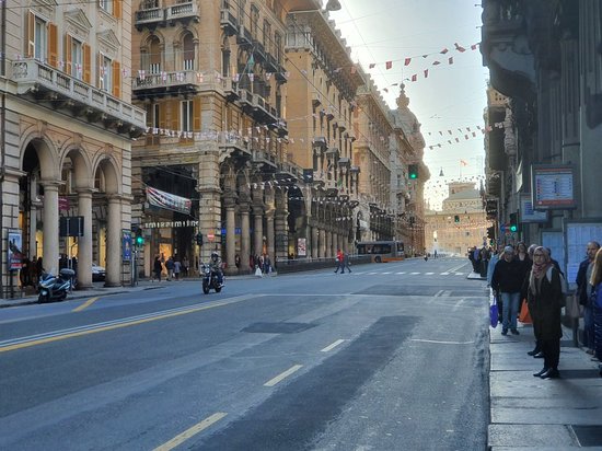 https://mdw-travel-data-us-east-1.s3.amazonaws.com/img/country/Italy/Via-XX-Settembre/img_02.jpg