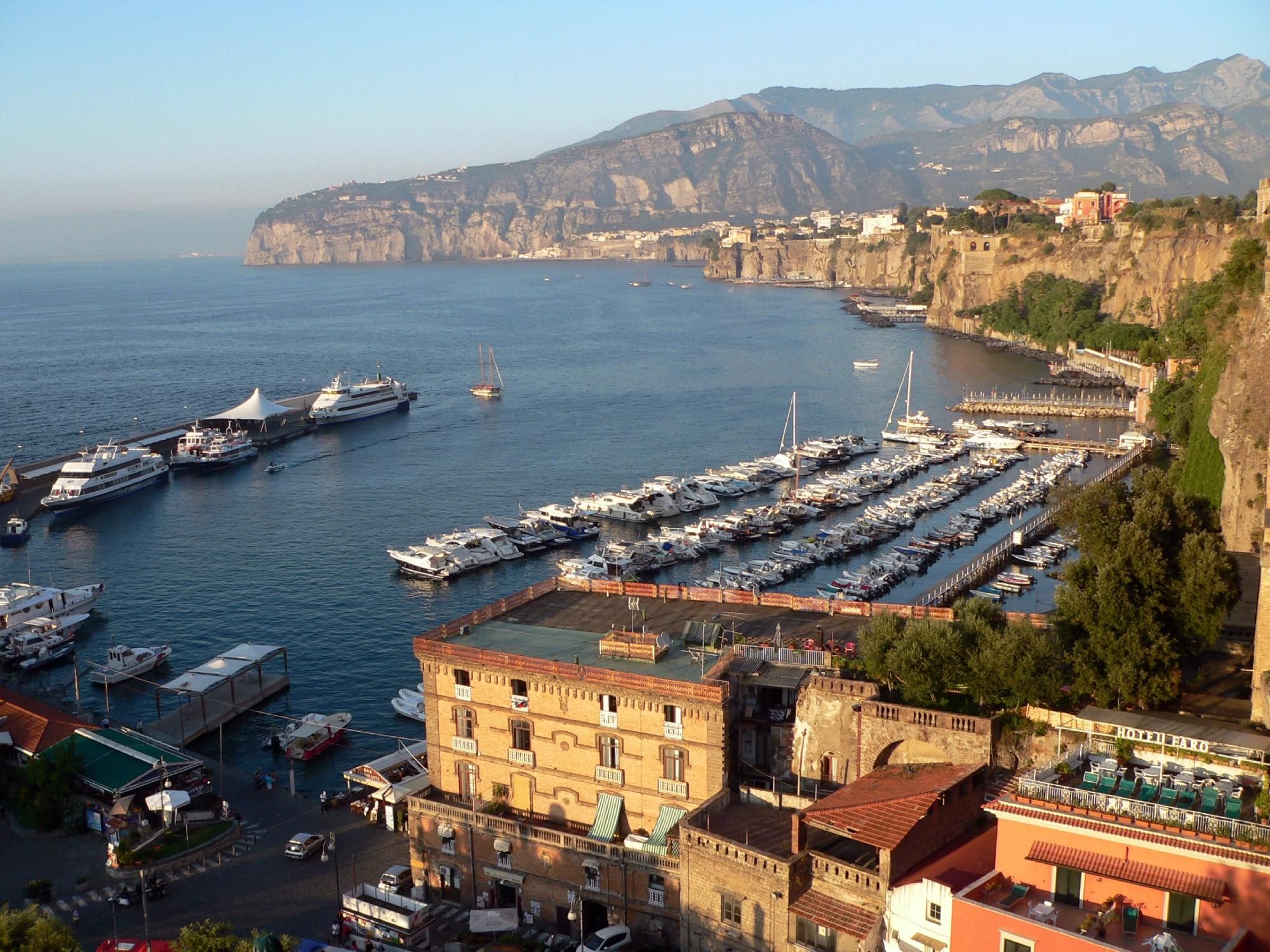 https://mdw-travel-data-us-east-1.s3.amazonaws.com/img/country/Italy/Villa-Comunale/img_01.jpg