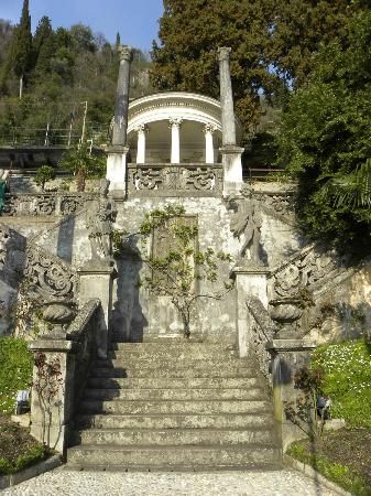 https://mdw-travel-data-us-east-1.s3.amazonaws.com/img/country/Italy/Villa-Monastero/img_02.jpg