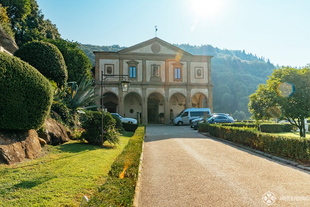 https://mdw-travel-data-us-east-1.s3.amazonaws.com/img/country/Italy/Villa-San-Michele/img_01.jpg