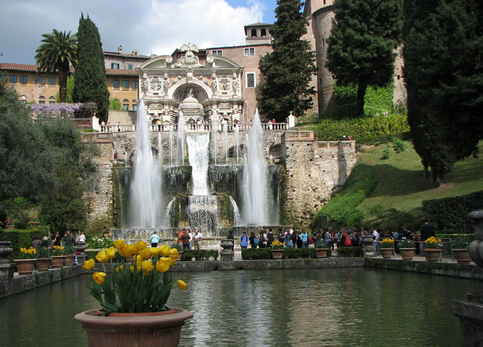 https://mdw-travel-data-us-east-1.s3.amazonaws.com/img/country/Italy/Villa-dEste/img_05.jpg