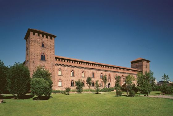 https://mdw-travel-data-us-east-1.s3.amazonaws.com/img/country/Italy/Visconti-Castle/img_05.jpg